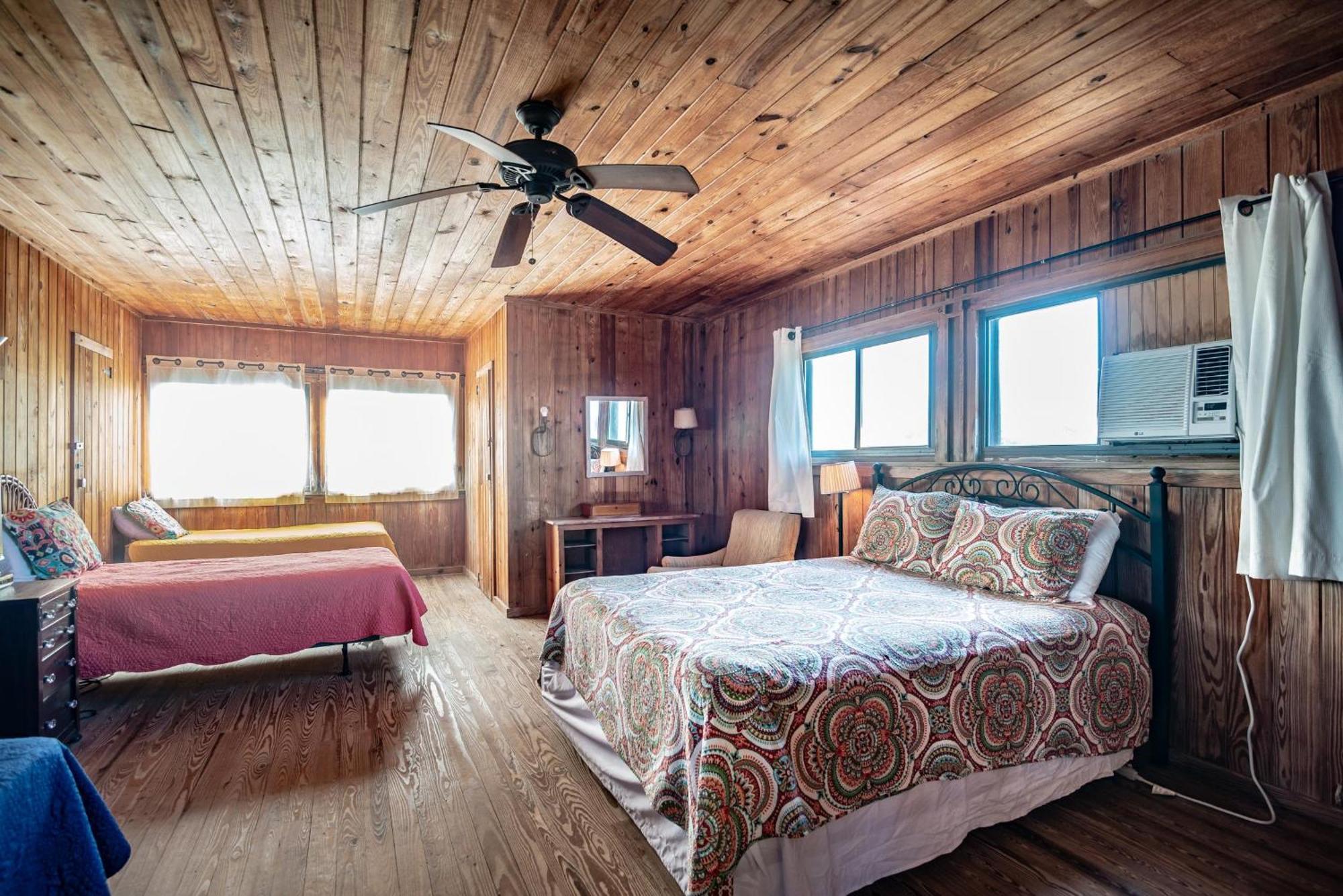 Ocean Breezes Historic Home With Creek Dock Pawleys Island Exterior photo